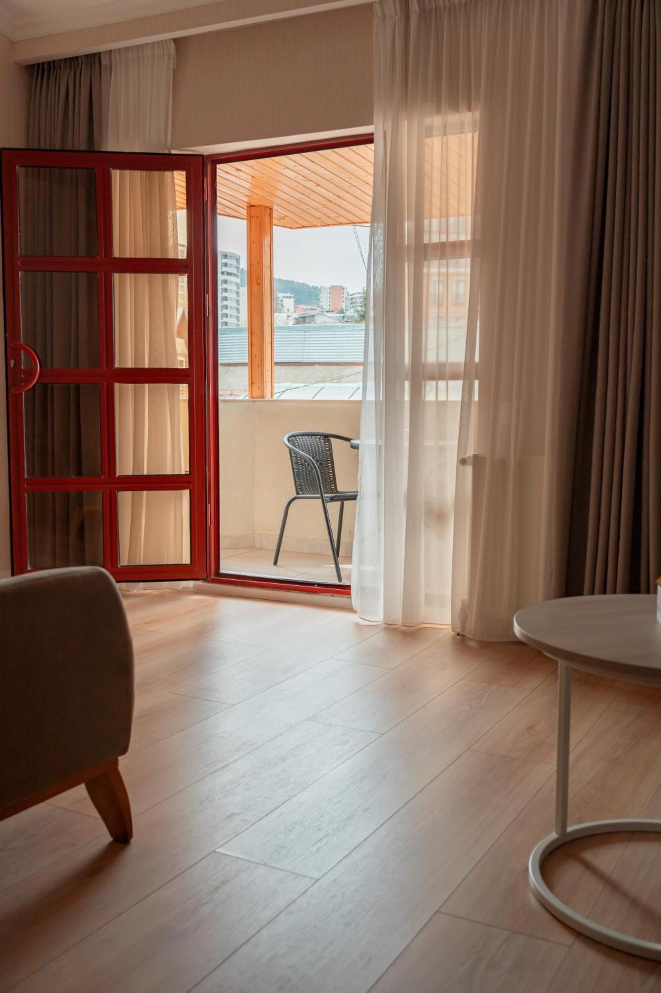 Hotel Well Inn تبليسي المظهر الخارجي الصورة
