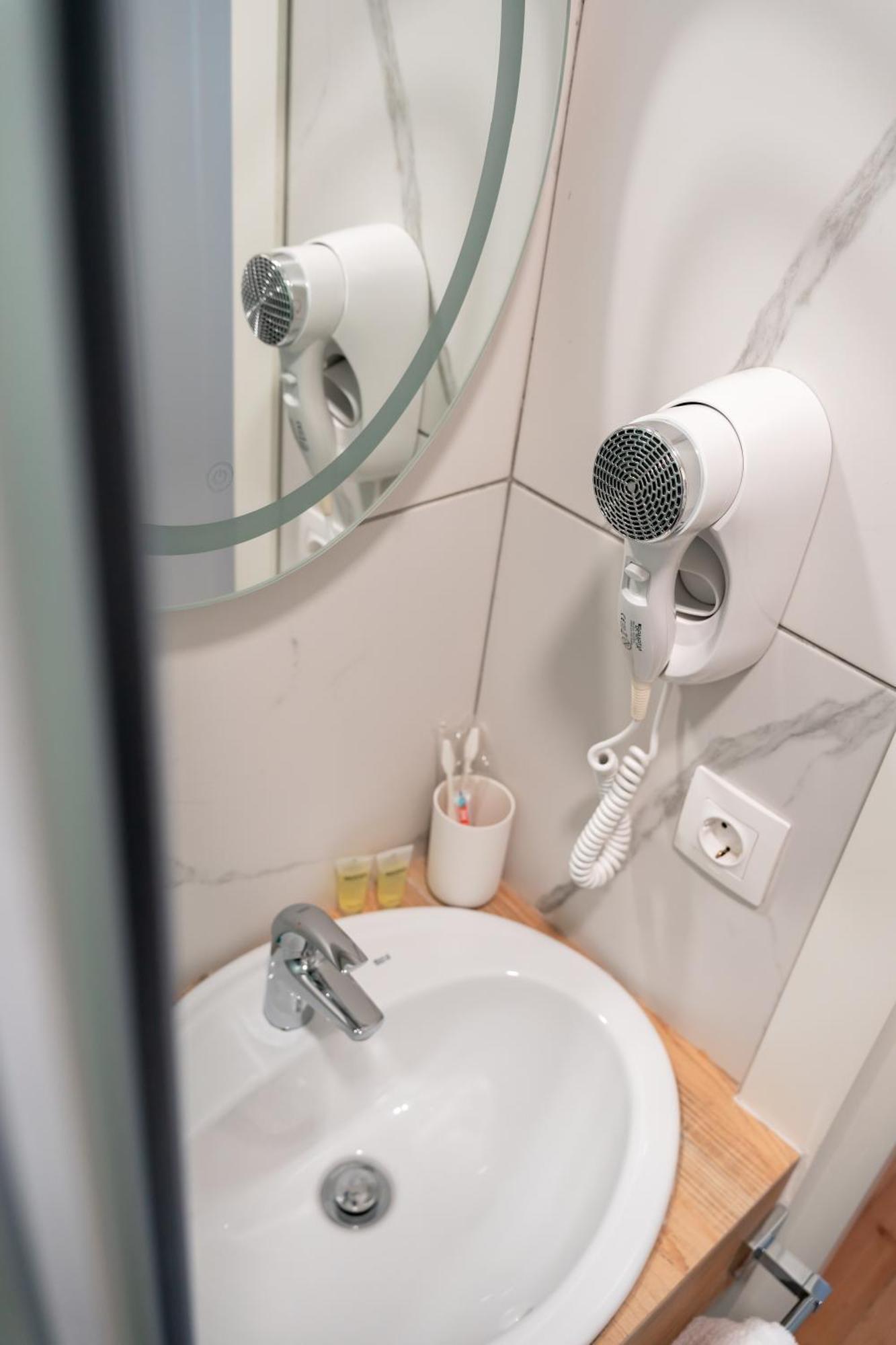 Hotel Well Inn تبليسي المظهر الخارجي الصورة
